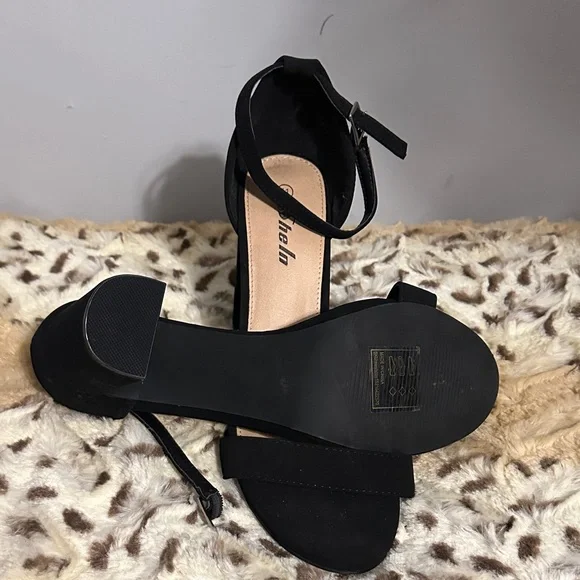 SHEIN Black Strappy Heels - Picture 4 of 4